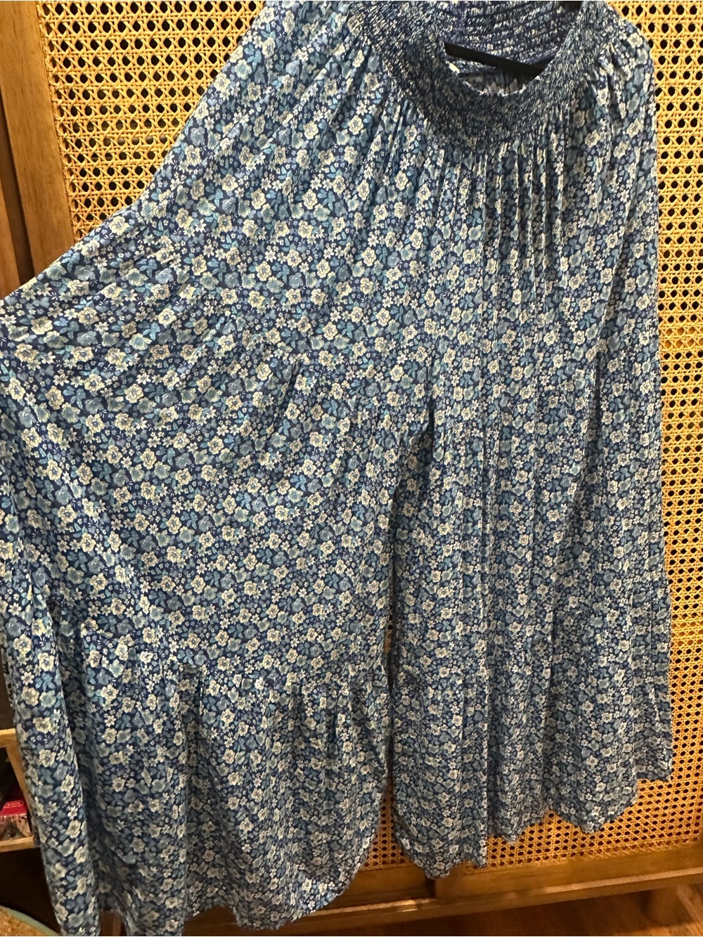 aerie Blue Floral Smocked Super Wide Leg Pants - sz L - Picture 2 of 5